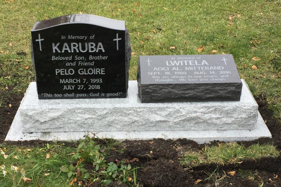 Karuba, Midnight black single upright memorial and pillow marker